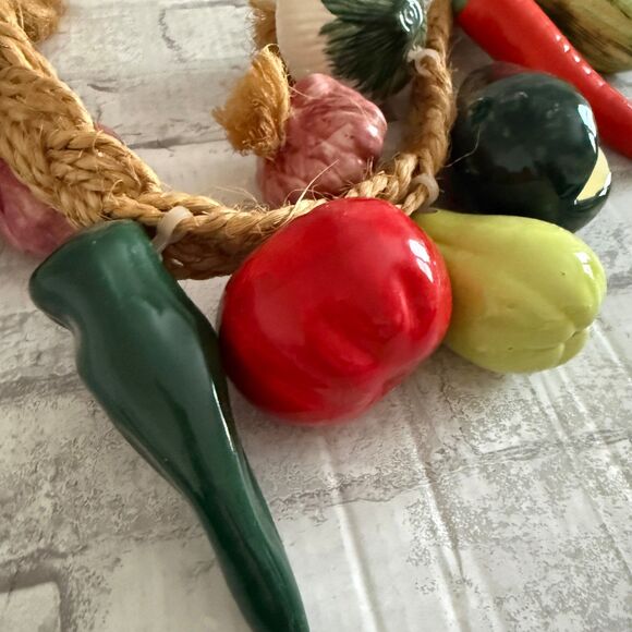 Vtg Ceramic Hanging Vegetables Ristra Braided Rope Kitchen Wall Decor Art - Picture 4 of 8